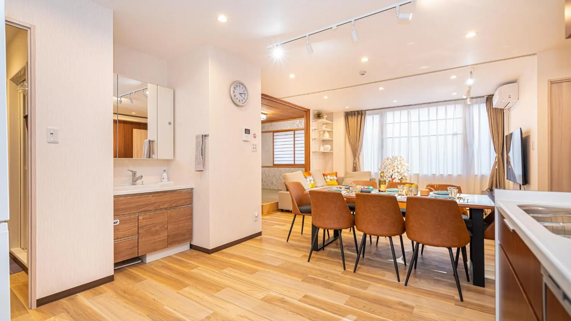 Asakusa,Ginza,Ueno,Skytree,Stn&Conv 1Min ,Family Suite,45 Mins To Airport,Kiyoka Hotel 清禾 Tōkyō 0*,