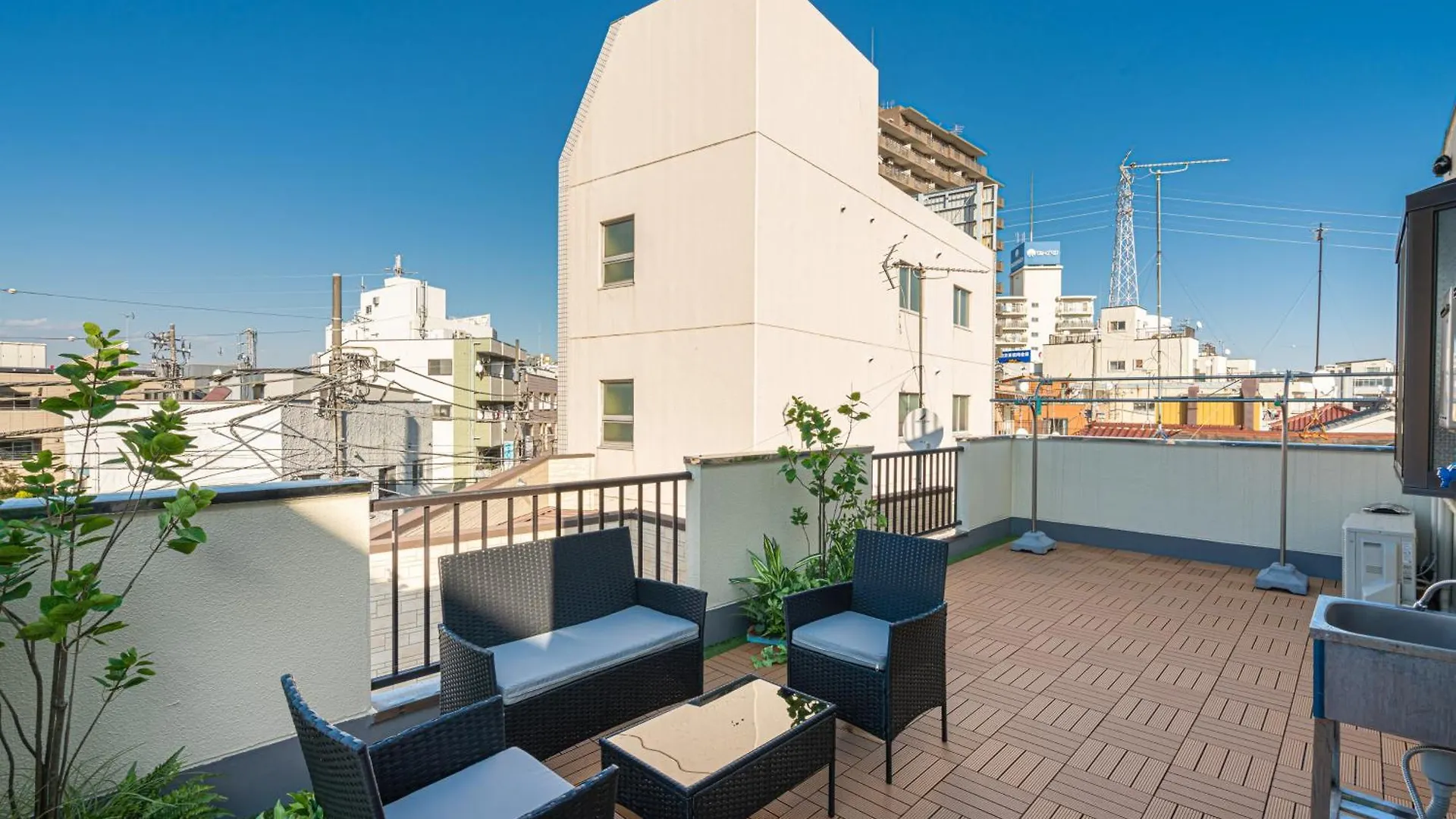 Guest house Asakusa,Ginza,Ueno,Skytree,Stn&Conv 1Min ,Family Suite,45 Mins To Airport,Kiyoka Hotel 清禾 Tokyo